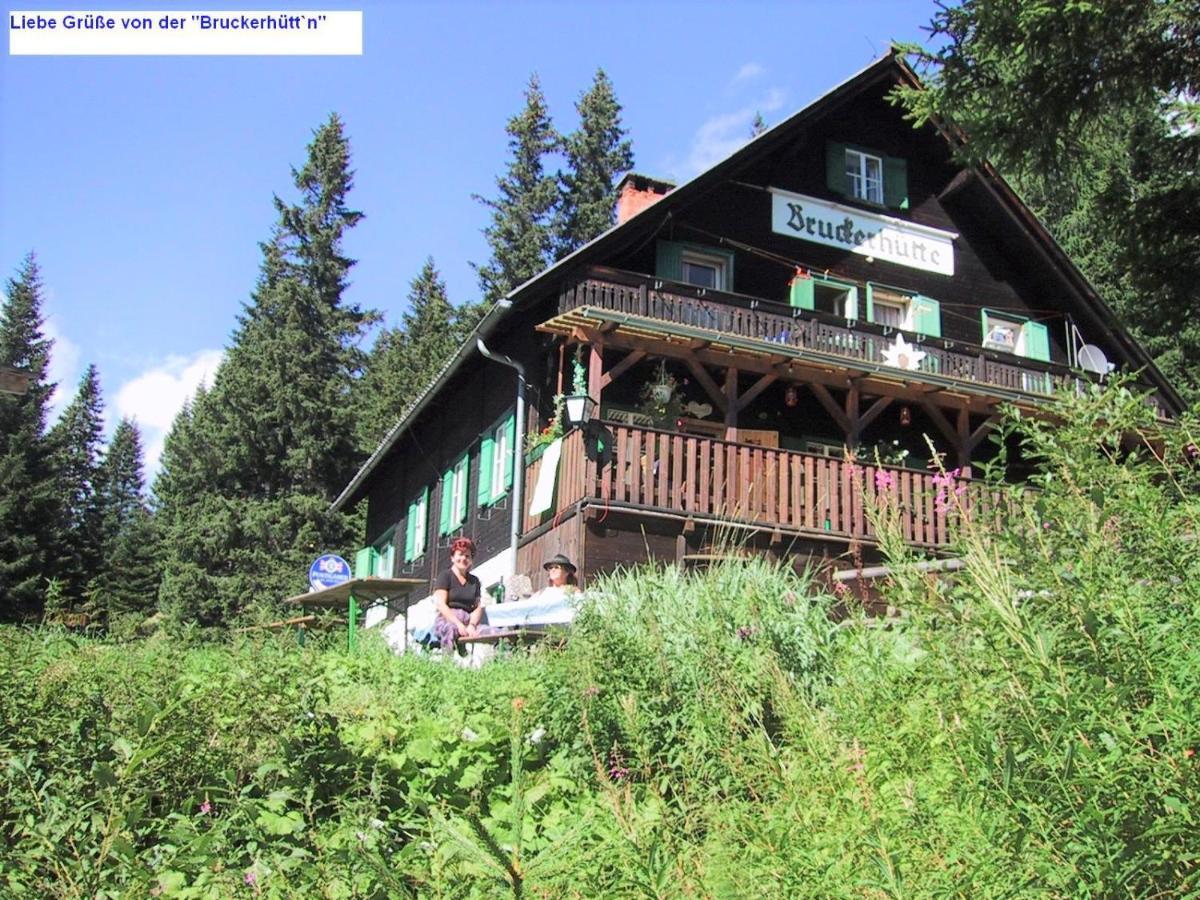 Bruckerhutte Bed & Breakfast Lachtal Luaran gambar